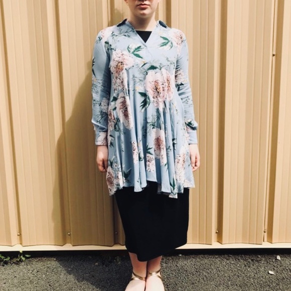 CARLIN | blouse - Picture 1 of 5